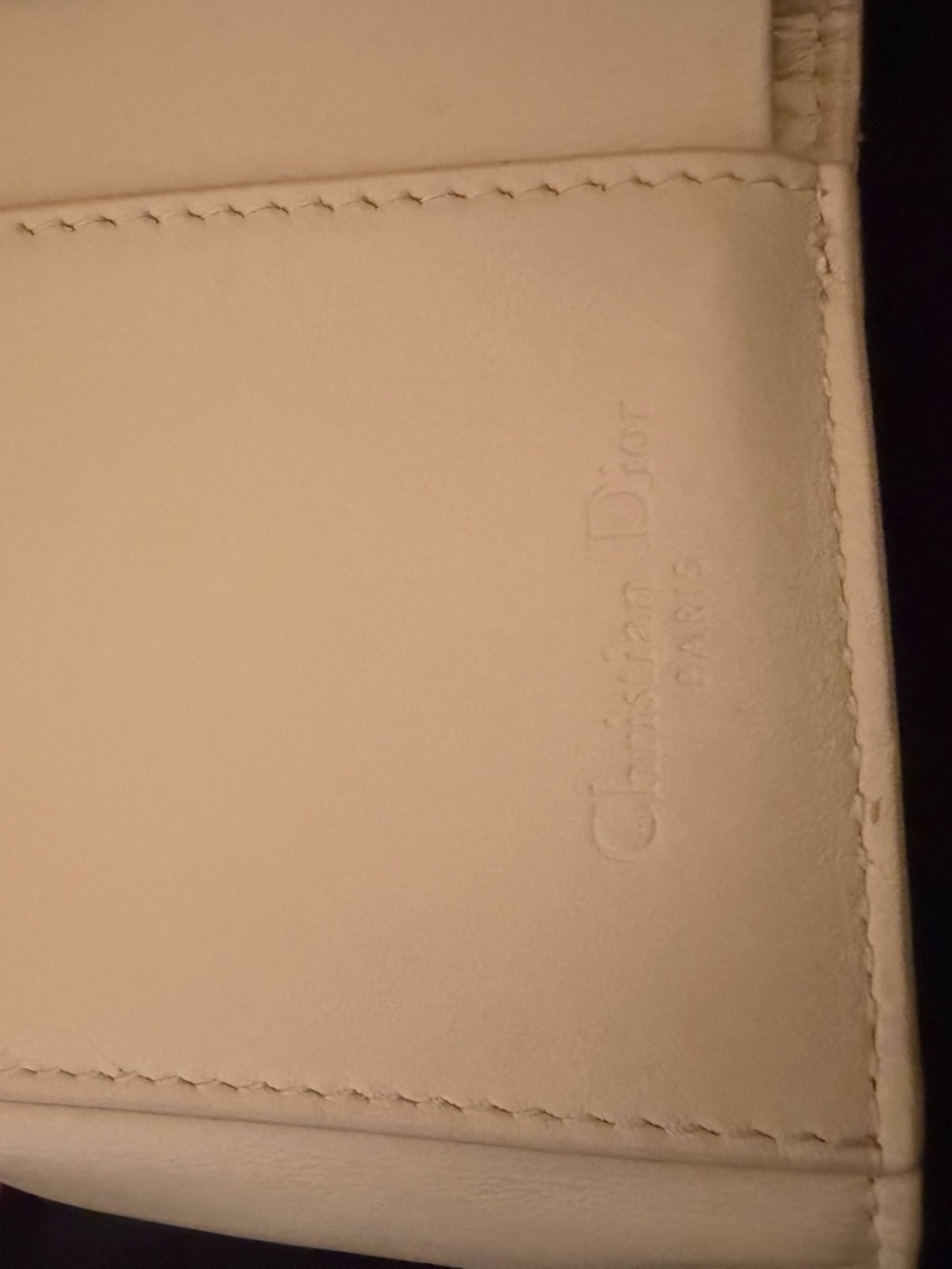 Christian Dior
Lady Dior Lotus Wallet Cannage Quilt Lambskin Compact - Picture 5 of 7